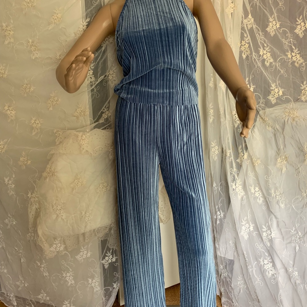 Blue ribbed velvet crop top and pants set